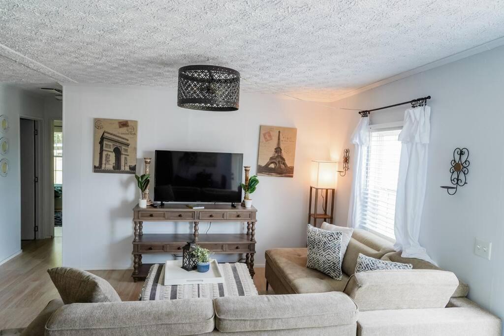Beautiful Stylish 3 Bedroom Home In Greenville Exterior photo